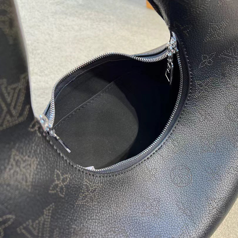 L&v WHY KNOT 蝶ネクタイ型トートバッグ