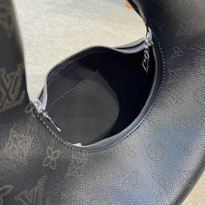 L&v WHY KNOT 蝶ネクタイ型トートバッグ