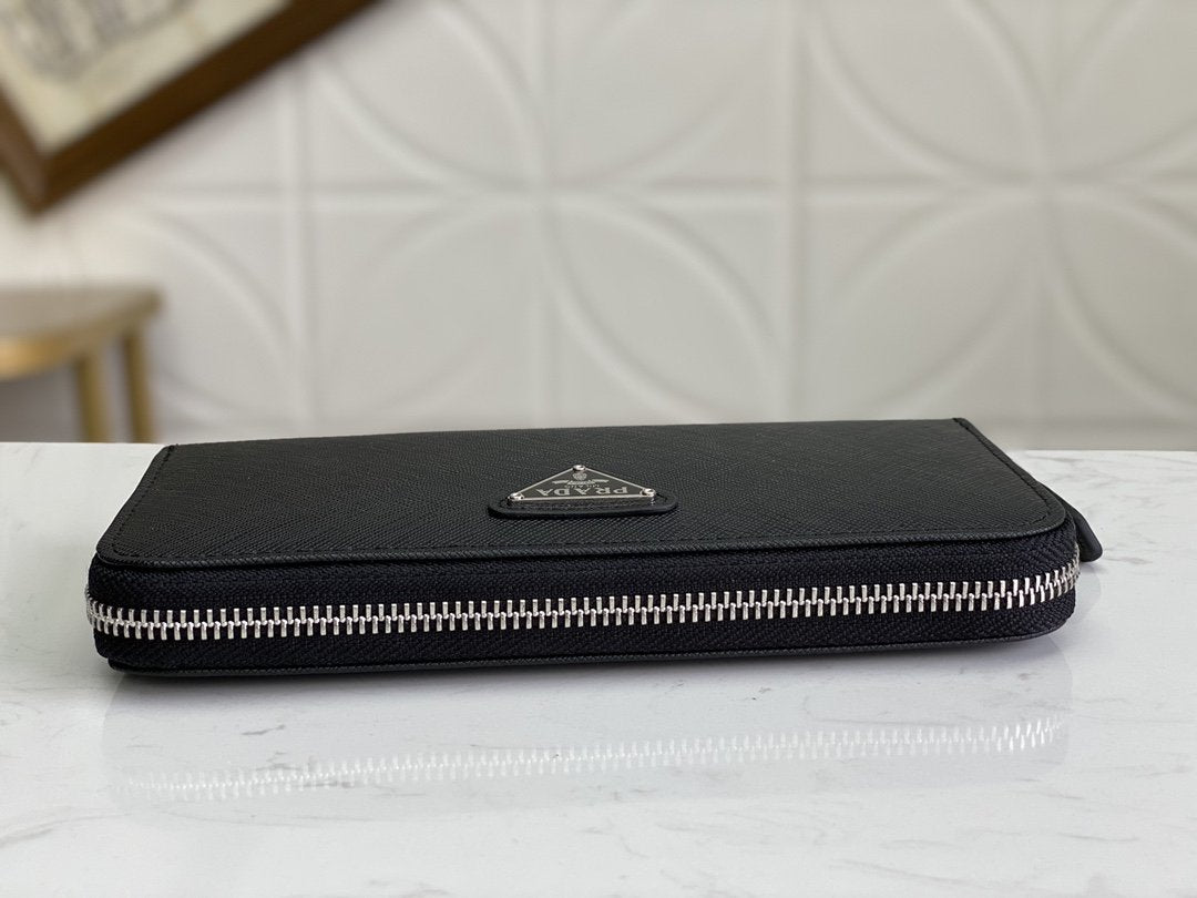 PRADA(プラダ) 財布19x12cm