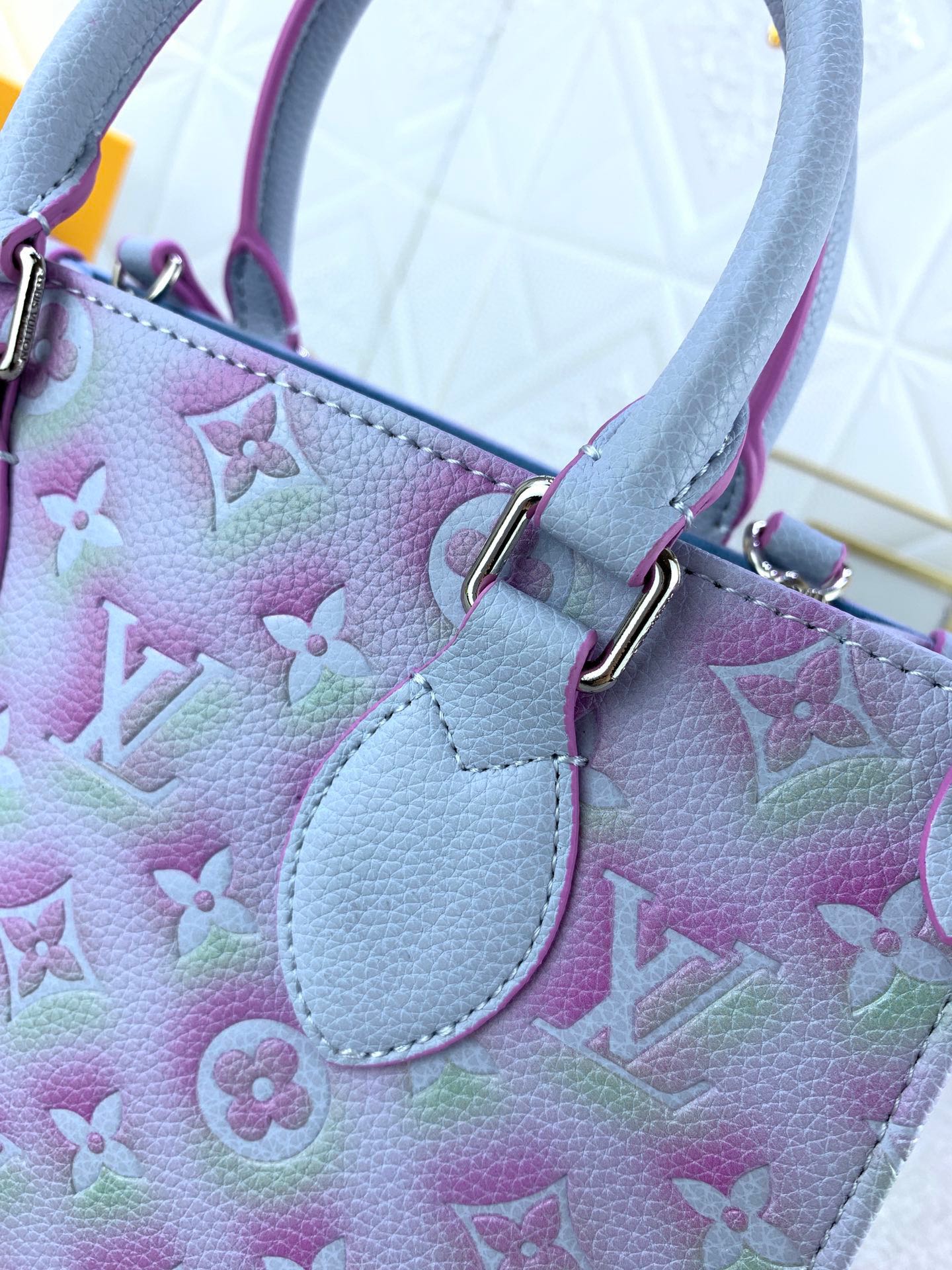 Louis Vuitton(ルイヴィトン) ONTHEGO バッグ 25x19cm