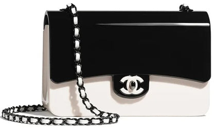 🔥今年のホットトピック! 😍中条あやみが愛用する限定版シャネル2021ミニ黒白アクリルバッグは日本で発売、めったにない購入チャンス！💓