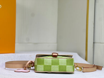 【LOUIS VUITTON】モンスリ メッセンジャーバッグ PM モノグラム M47060