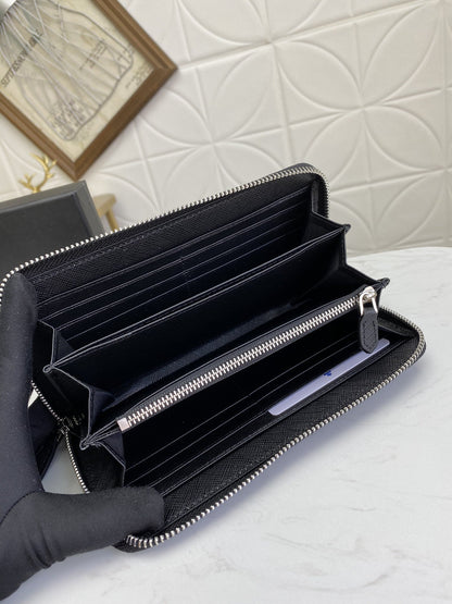 PRADA(プラダ) 財布19x12cm