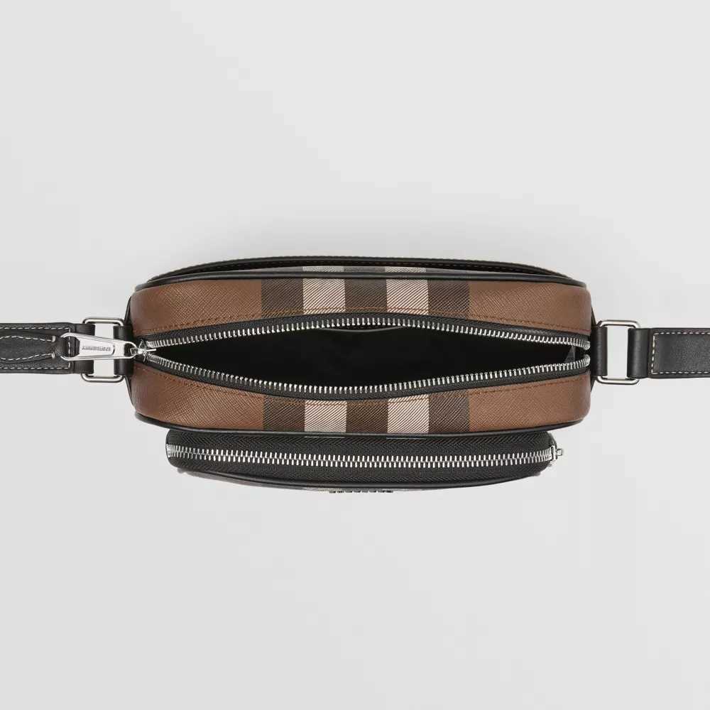 ★BURBERRY★超かっこいい！タータンチェックのショルダーバッグ