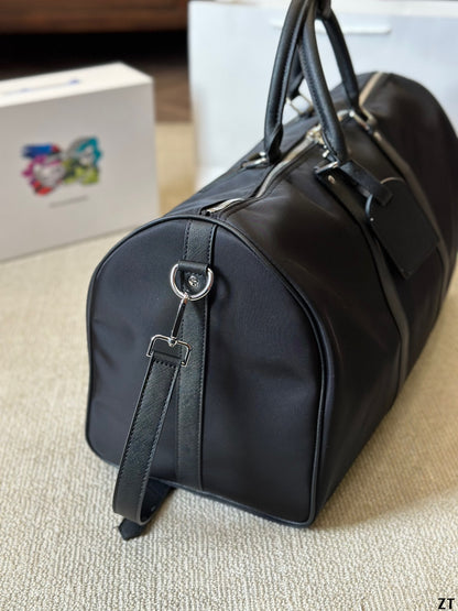 ★PRADA★プラダのトラベルバッグ初披露