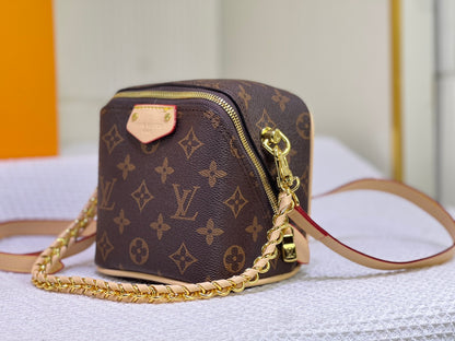 Louis Vuitton 春夏コレクションの Just In Case ハンドバッグ