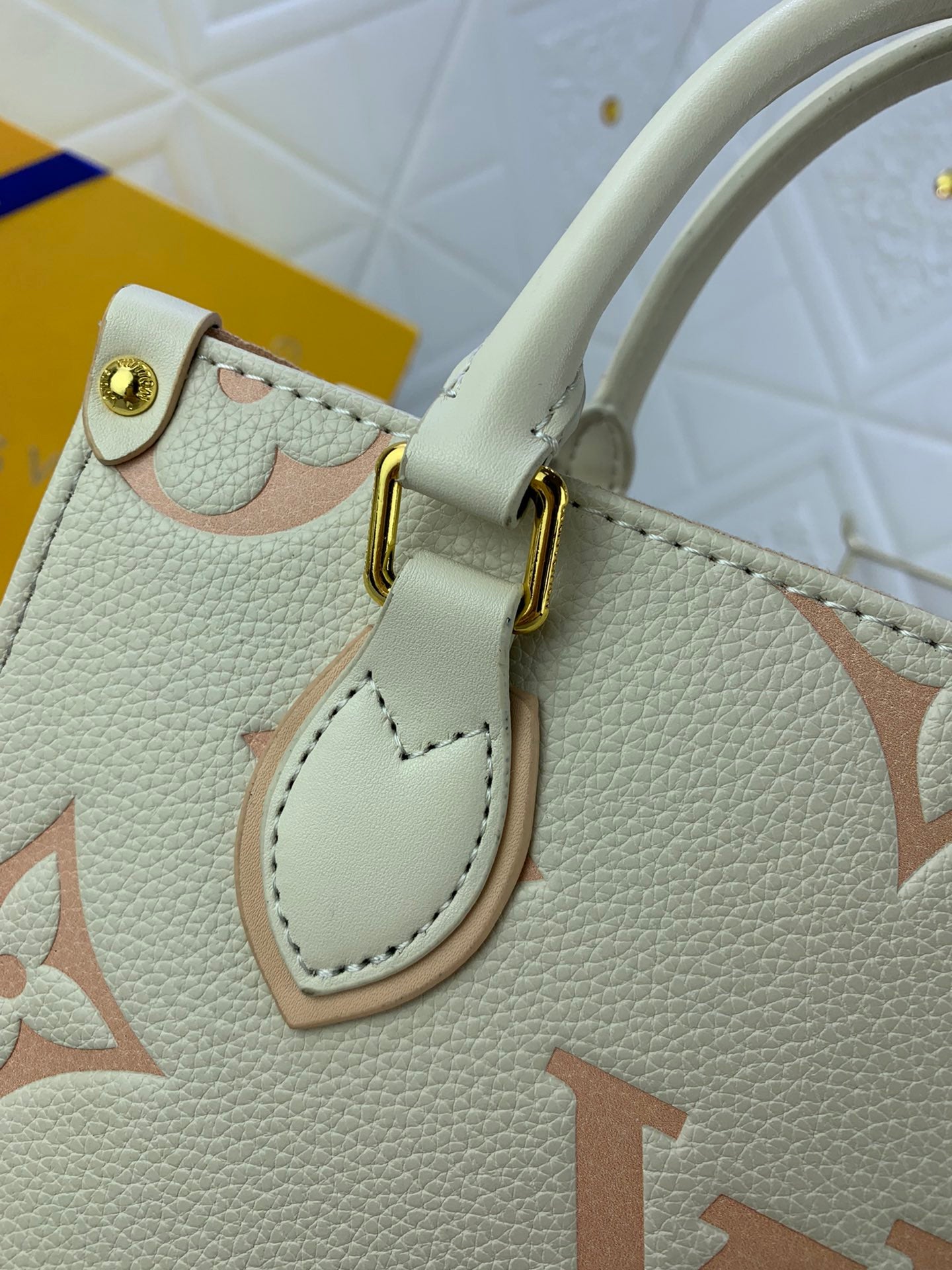 Louis Vuitton(ルイヴィトン) ONTHEGO バッグ 25x19cm