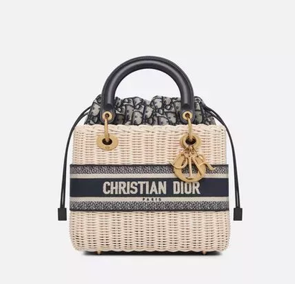 【DIOR直営】新作！ミディアム LADY DIOR