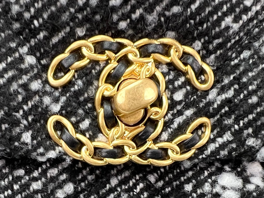 CHANEL 19 LARGE HANDBAG AS1161