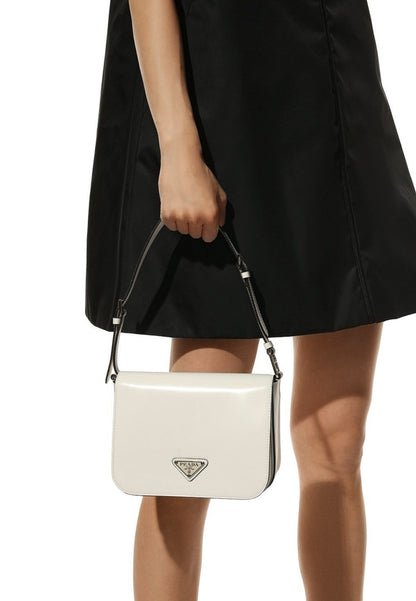 大人気！雑誌「VIVI」に掲載!藤田ニコルの愛用ブランドの新作バッグが掲載されたブラックレザーショルダーバッグ 大人の女性へ