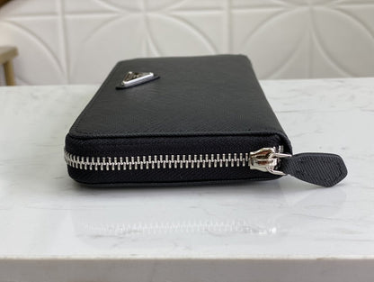 PRADA(プラダ) 財布19x12cm