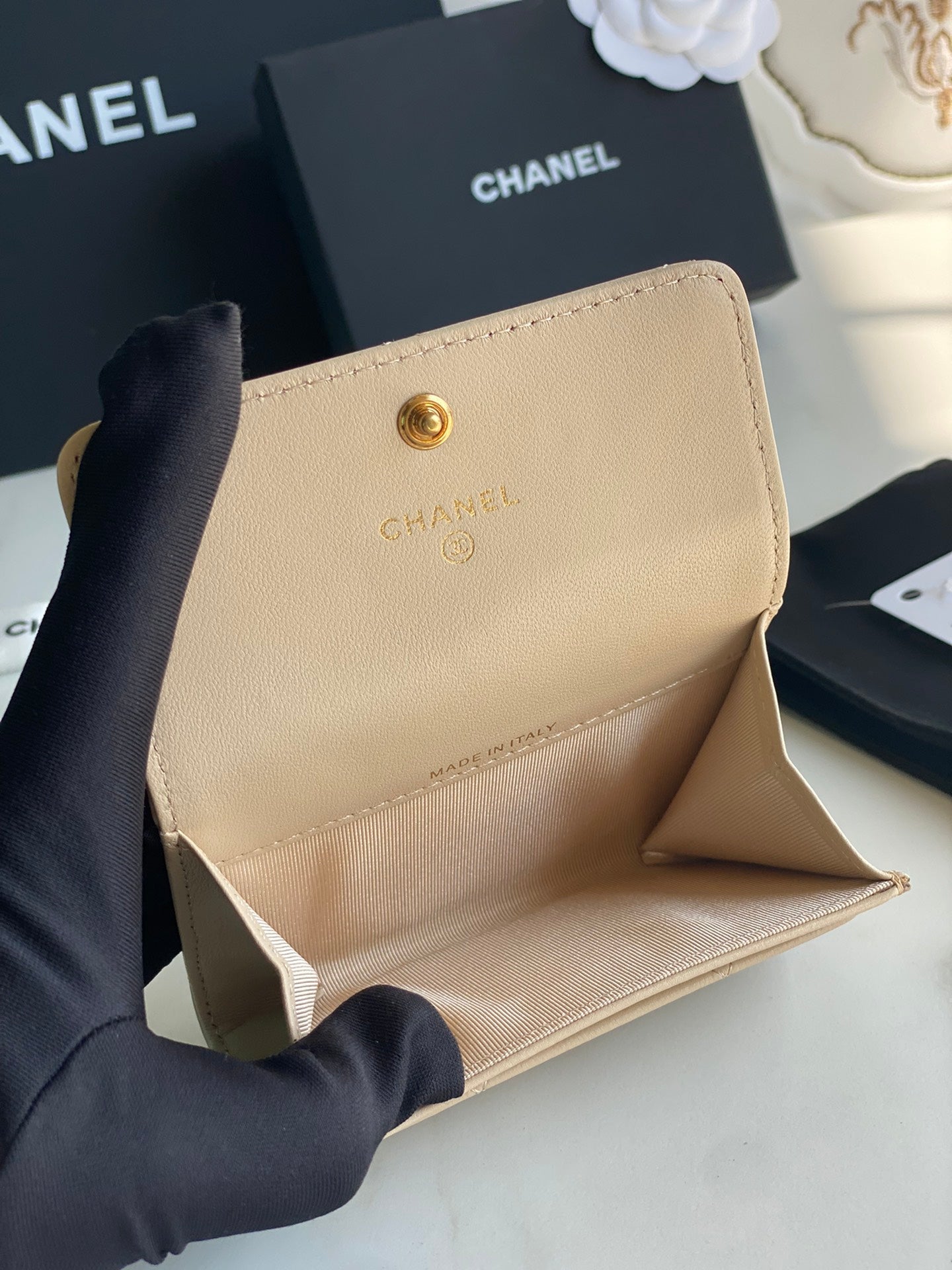 CHANEL 19 FLAP CARD HOLDER AP1790