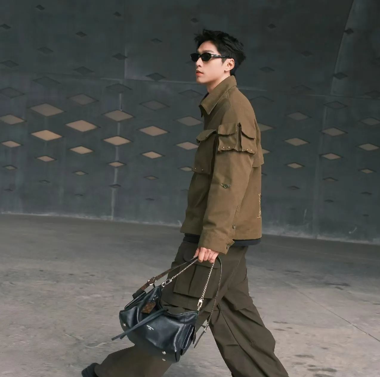 LOUIS VUITTON carryall メッセンジャーバッグ【送料無料】