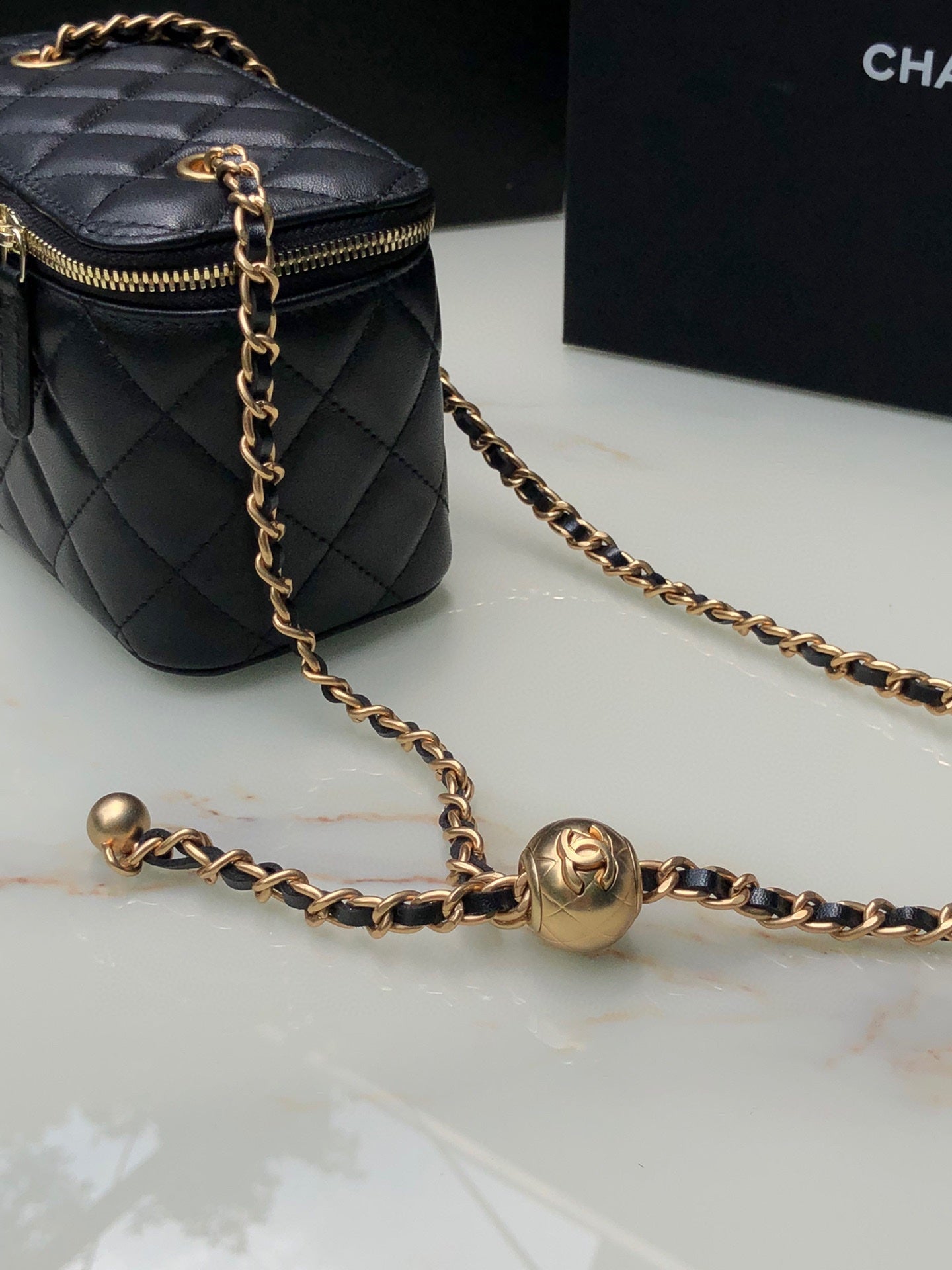 Chanel Classic Vanity 22C Bag with Chain AP2303