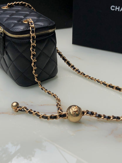 Chanel Classic Vanity 22C Bag with Chain AP2303