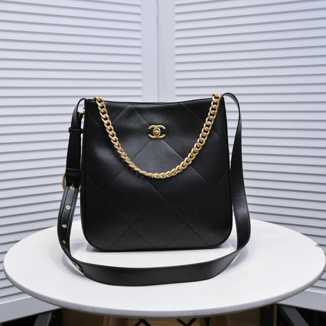 【Chanel 】【シャネル】ショルダーバッグ & クロスボディバッグ 28x29x7 cm