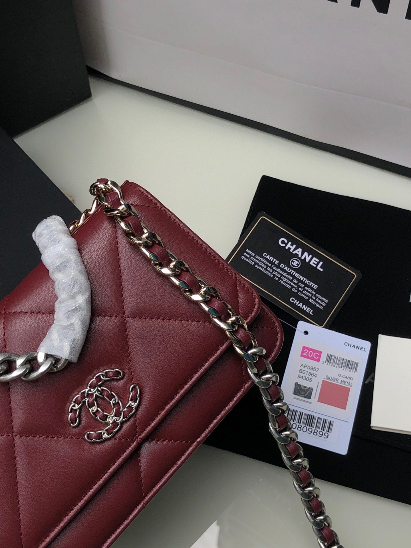 CHANEL 19 WALLET ON CHAIN 0957