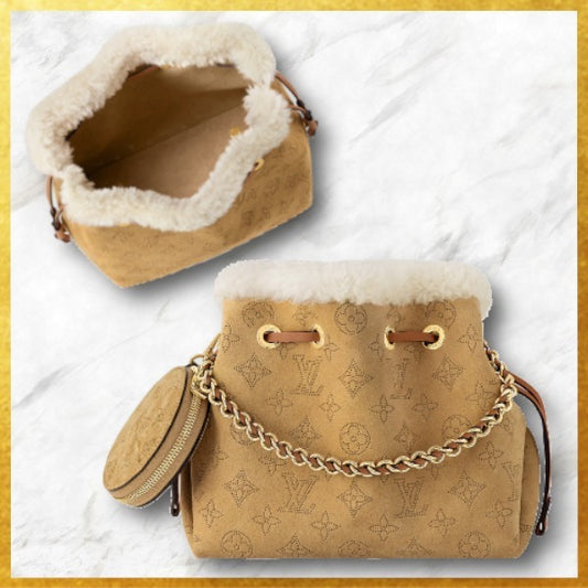 フォルムが可愛い LouisVuitton ベラ ショルダーバッグ ベージュ