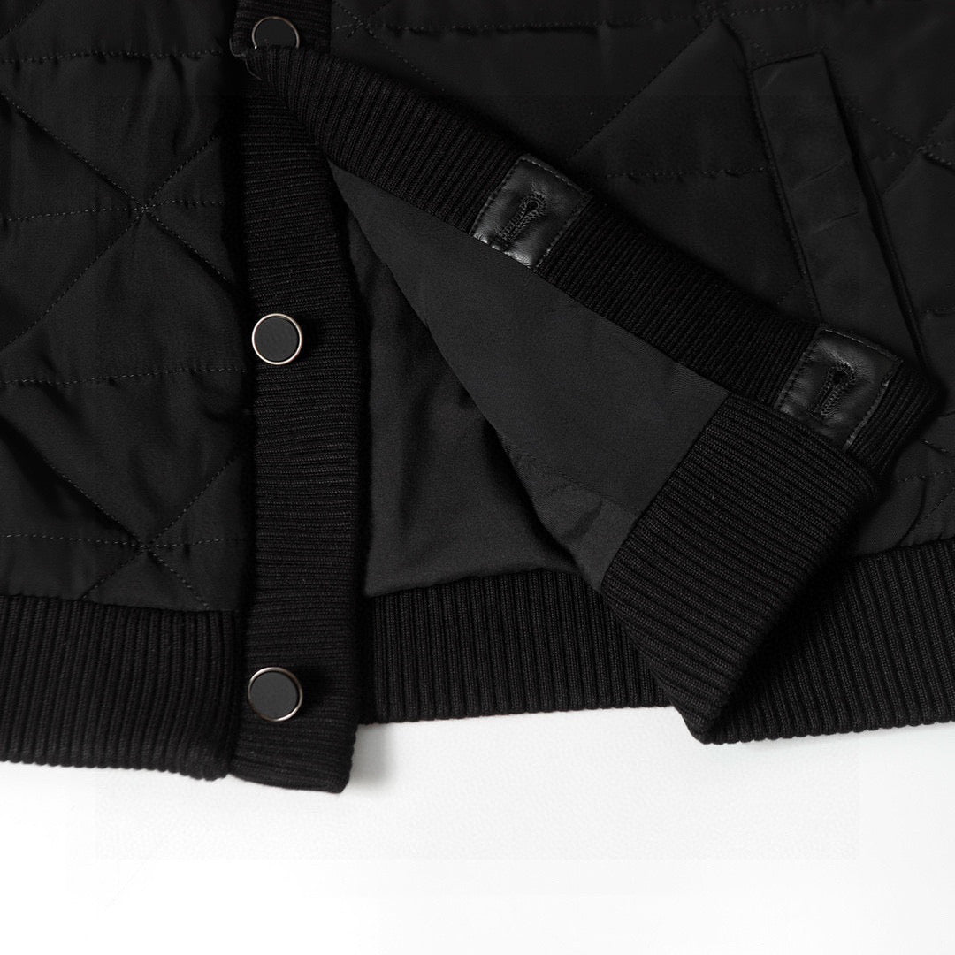 【PRADA旗艦店】プラダ ダウンジャケット ご好評に付き再入荷！