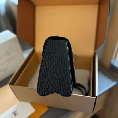 ★Louis Vuitton★ネオクラシカルなツイストミディアムバッグの登場です