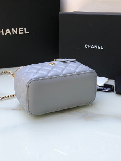 Chanel Classic Vanity 22C Bag with Chain AP2303
