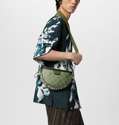 ルイヴィトン*新作*LV・ムーン クロスボディバッグ モノグラム M23838