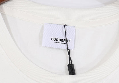 【Burberry】男女兼用、ご好評に付き再入荷！