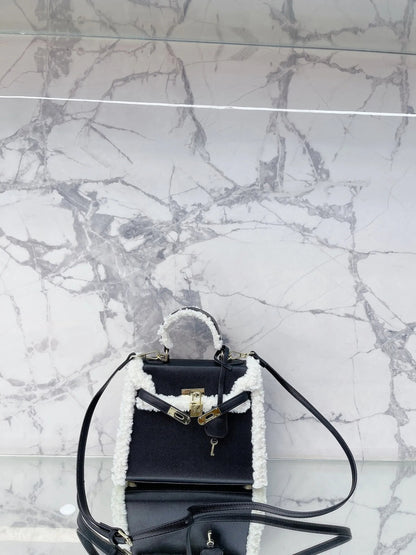 【HERMES公式 旗艦店】 エルメス ショルダーバッグ 当日出荷 好評に付き再入荷！25*19CM