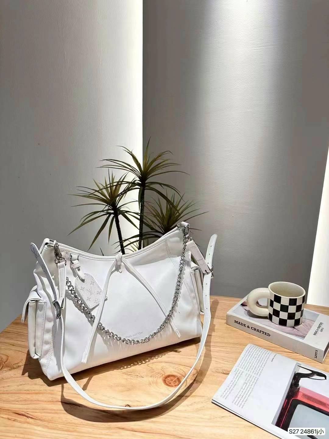 LOUIS VUITTON carryall メッセンジャーバッグ【送料無料】