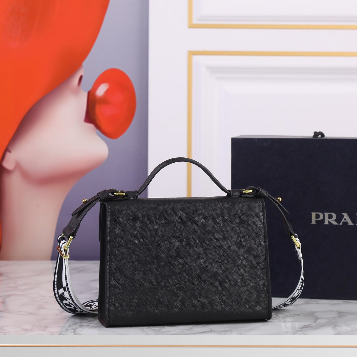 【PRADA 公式旗艦店】プラダ 斜めがけバッグ 当日出荷 好評に付き再入荷！21*14*6.5CM
