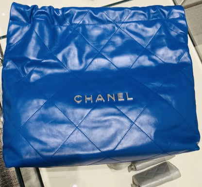 【芸能人多数愛用】人気沸騰CHANEL 22スモールトートバッグ