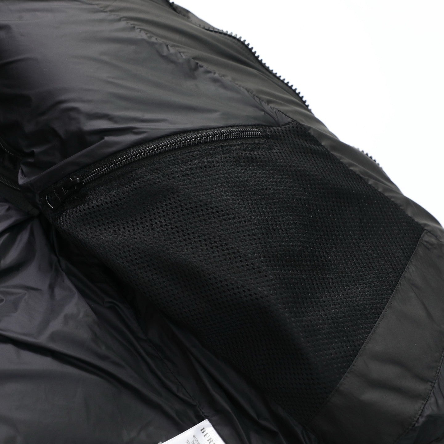 【BUREERRY旗艦店】（バーバリー）着脱式ダウンジャケット、ご好評に付き再入荷！！