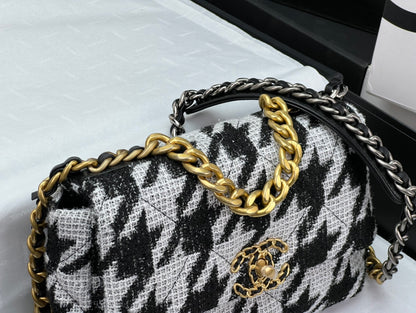 CHANEL 19 HANDBAG AS1161