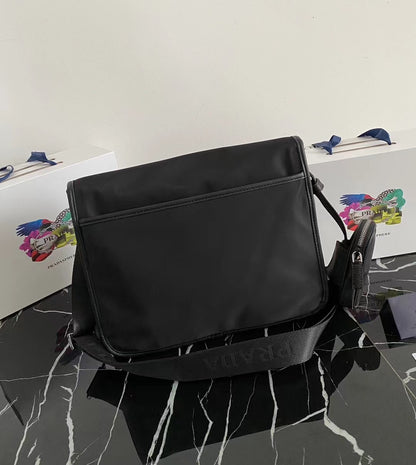 【 PRADA 公式旗艦店】プラダ ショルダーバッグ 当日出荷 好評に付き再入荷！32*24*12CM