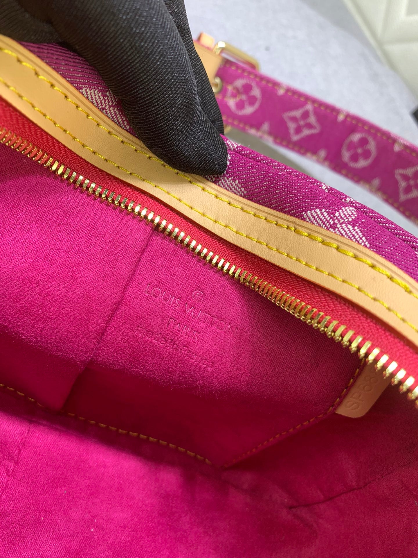 LouisVuitton モデニムベルトバッグ M95347