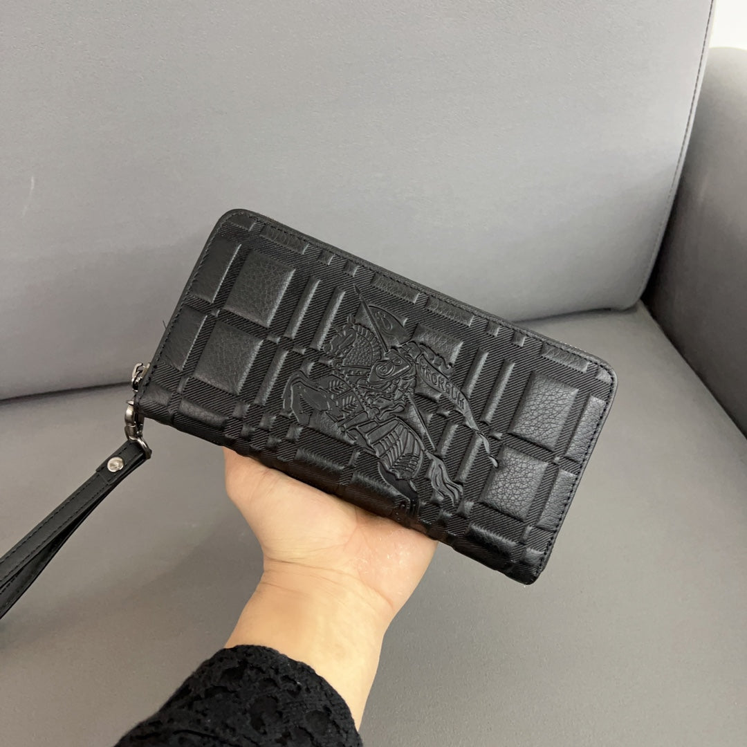 【BURBERRY 公式 旗艦店】 バーバリー クラッチバッグ 当日出荷 好評に付き再入荷！21*11CM