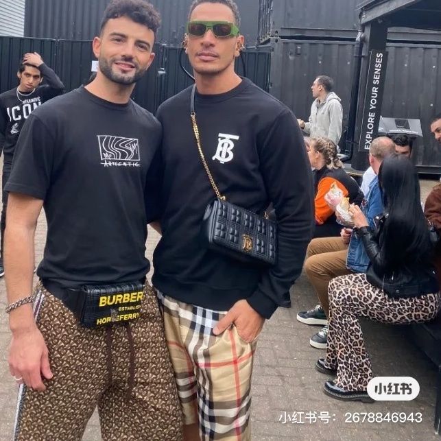 【 Burberry 旗艦店】ご好評に付き再入荷！！