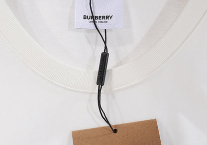 【Burberry】男女兼用、ご好評に付き再入荷！