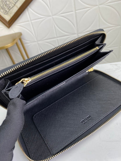 PRADA(プラダ) 財布 21x12cm
