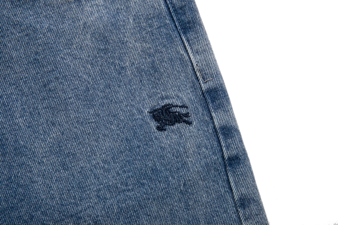 【BURBERRY 公式旗艦店】バーバリー ジーパン ご好評に付き再入荷！