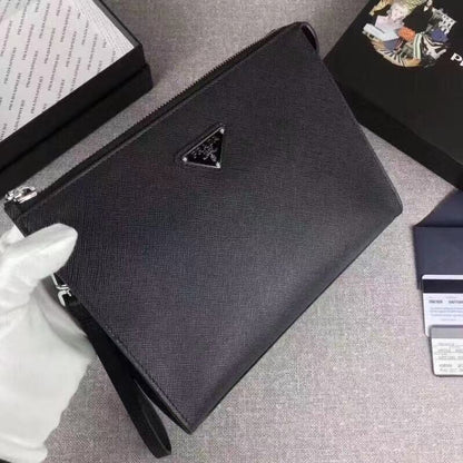 【PRADA 公式旗艦店】プラダ クラッチバッグ 当日出荷 好評に付き再入荷！24*18*6CM