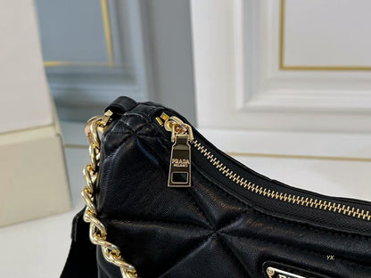 【PRADA 公式 旗艦店】プラダ 斜めがけバッグ 当日出荷 好評に付き再入荷！26*13CM 240719