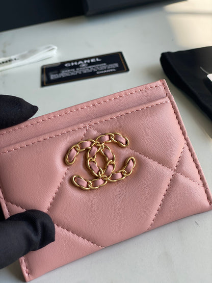 CHANEL 19 CARD HOLDER AP1167