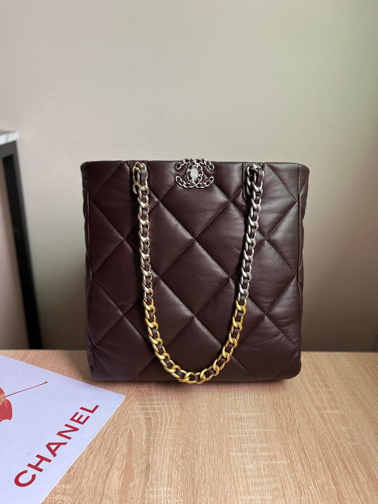 CHANEL 19 SHOPPING BAG 3519
