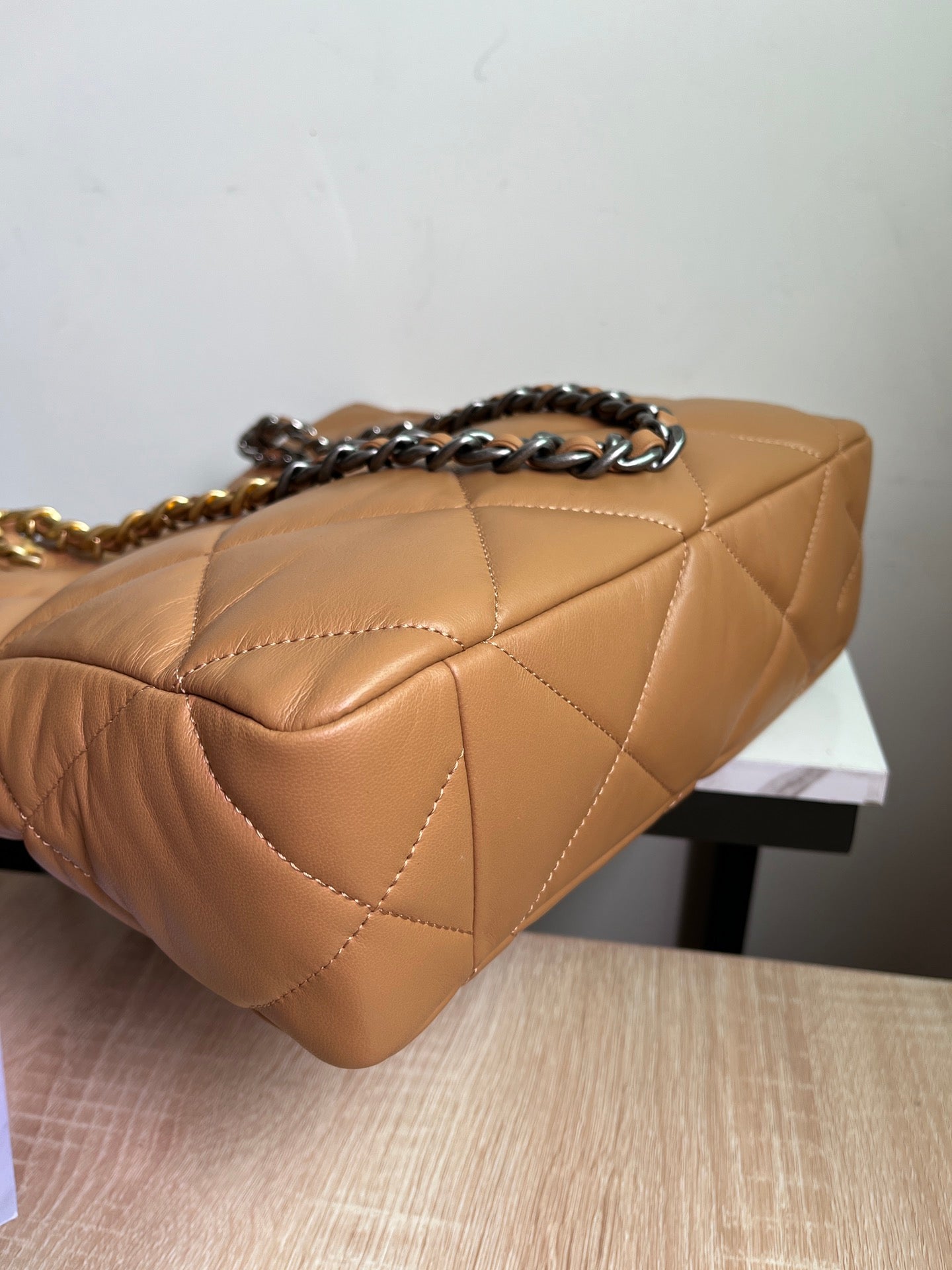 CHANEL 19 SHOPPING BAG 3519