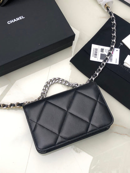 CHANEL 19 WALLET ON CHAIN 0957