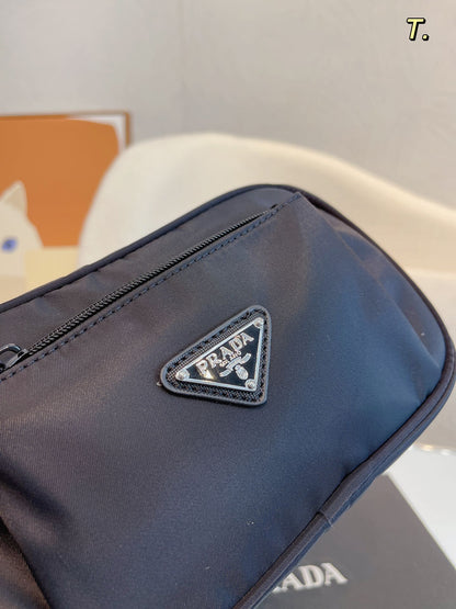 【Prada旗艦店】( プラダ ) バムバッグ 21x4x13 cm