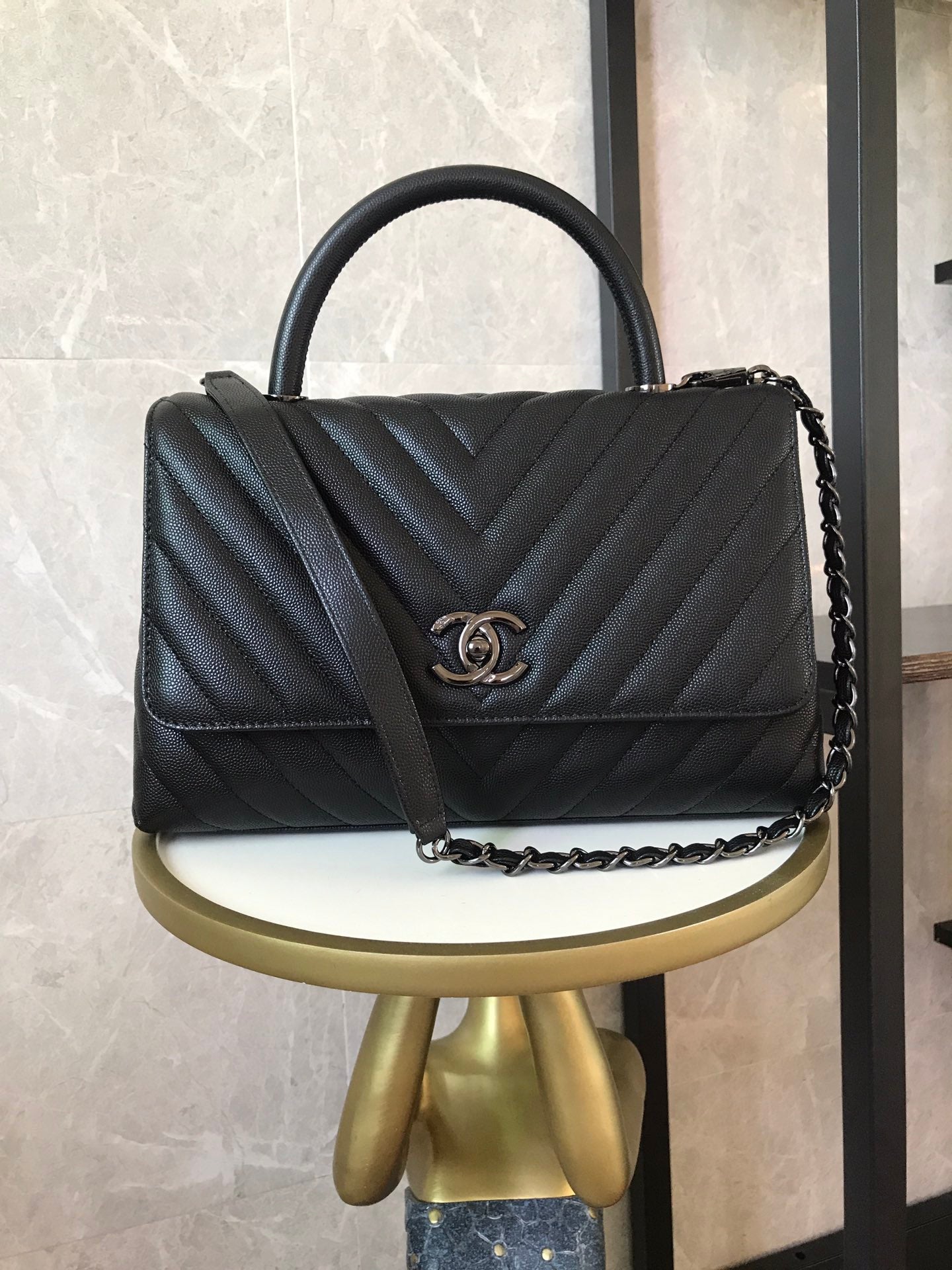 Chanel Cowhide handbag 92991