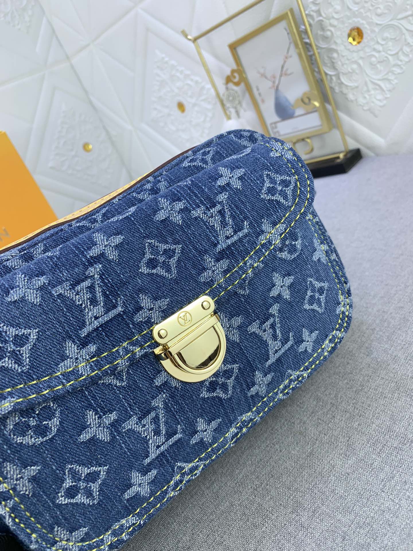 LouisVuitton モデニムベルトバッグ M95347