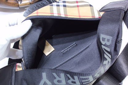 【BURBERRY 公式旗艦店】バーバリー ウエストポーチ 当日出荷 好評に付き再入荷！31*7.5*16CM